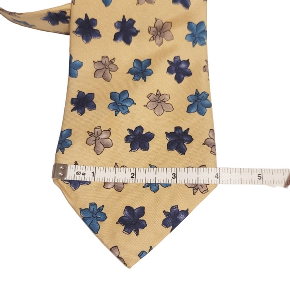 Men's Tie by Adolfo Couture 100% Silk Vintage 4" Wide - Picture 2 of 5